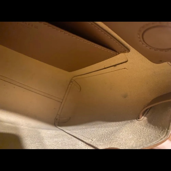 Sold on V*nted π BNWT Everlane βThe Formβ Leather Shoulder + Crossbody Bag - Picture 8 of 8